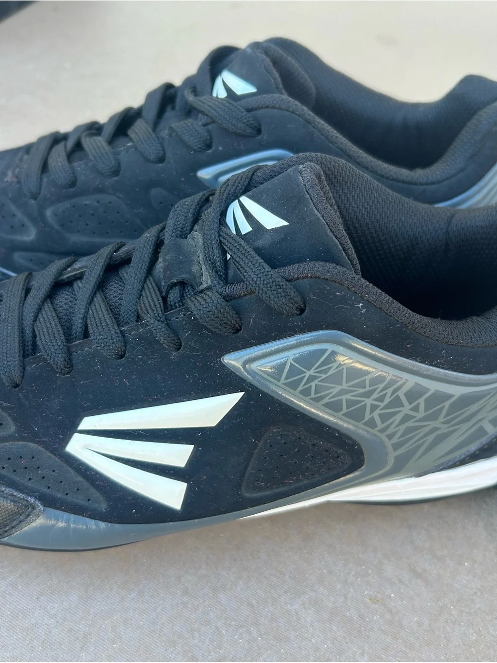 Easton Adult 360 Instinct Low Baseball Cleats Size 10